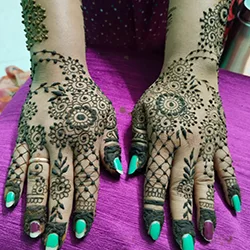 Mehendi artist Mrs. Puspita Das in Khamargachi 5